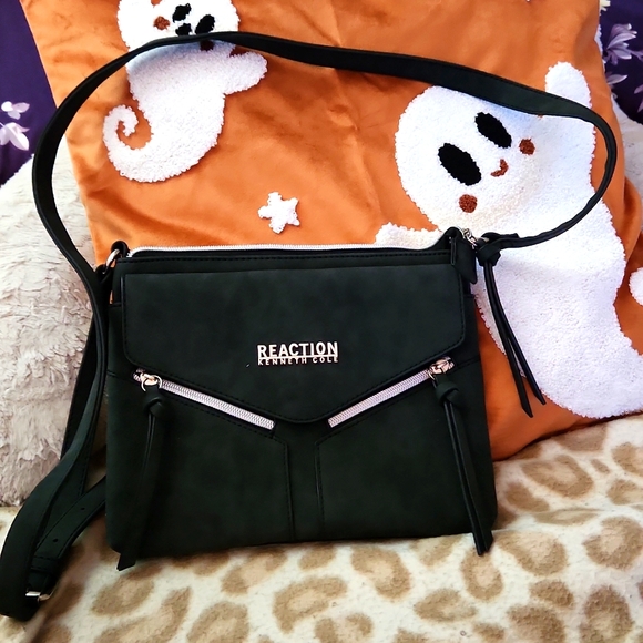 KENNETH COLE CROSSBODY